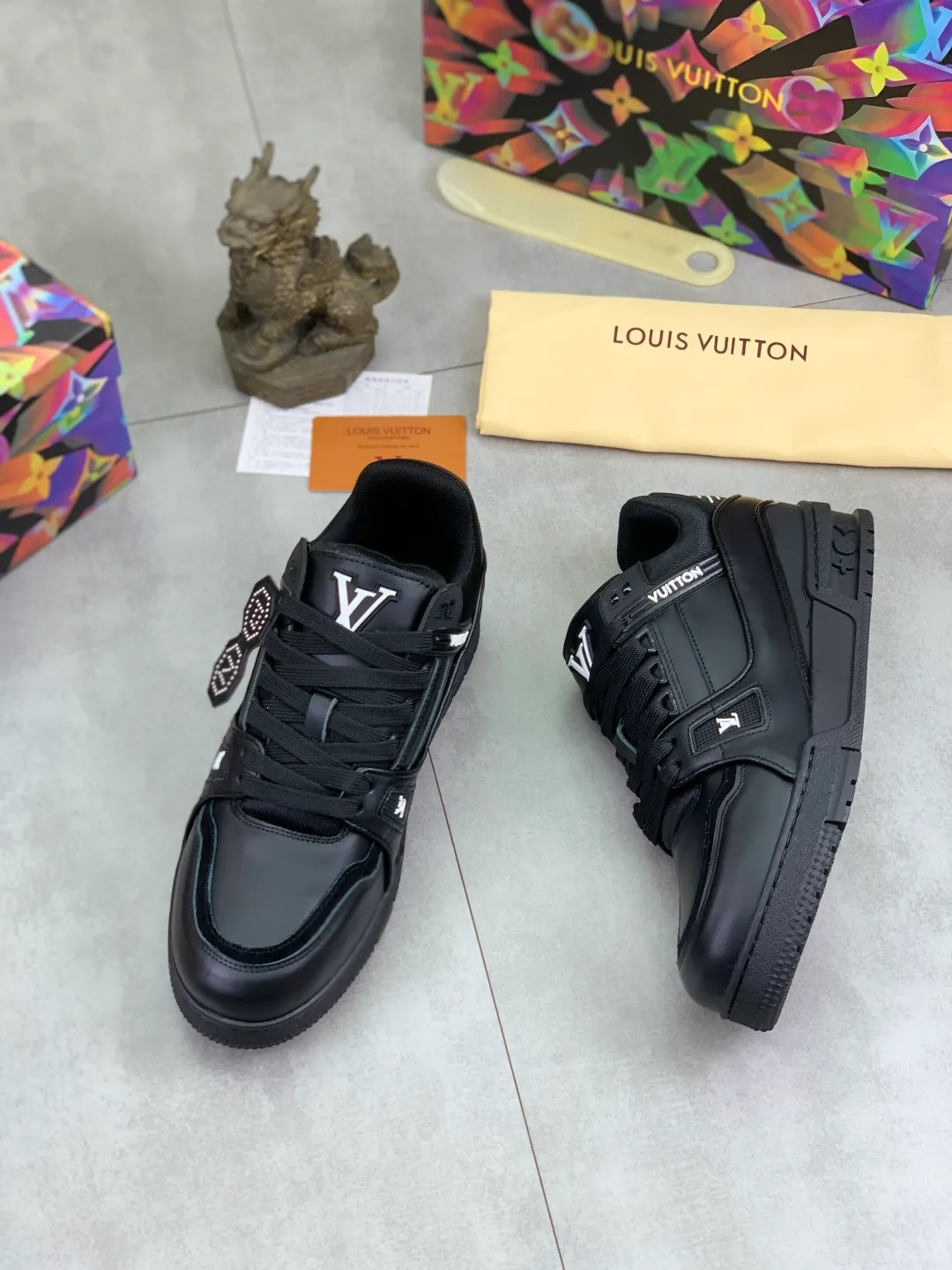 Men's men's shoes 💰P560 new style 💶【LOUIS VUITTON) (original order) new style 🍀LV Louis Vuitton *——LV classic trendy shoes! Made of imported original cowhide and water-dyed cowhide lining. The latest original wear-resistant rubber combination outsole! High quality products! Multiple colors available, code number: 38-46